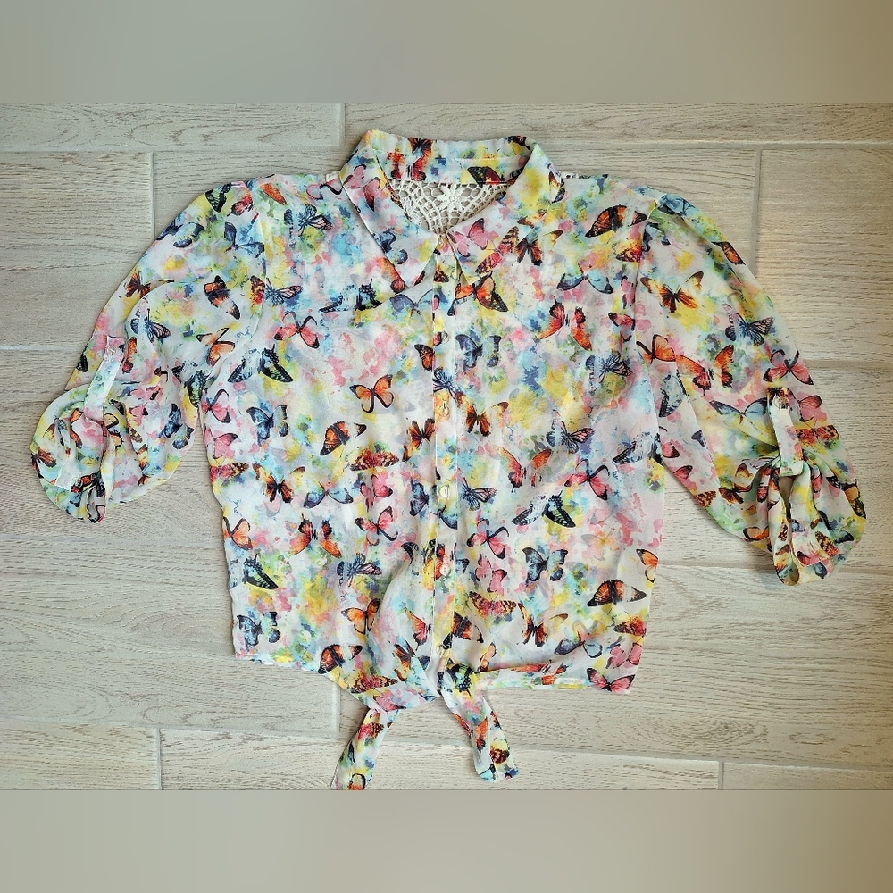 No Boundaries Butterfly Print Crochet Back Tie Front Top Semi Sheer Shirt  Large